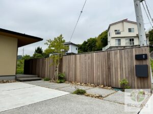 ウッドフェンス　目隠しフェンス　アイアンウッド