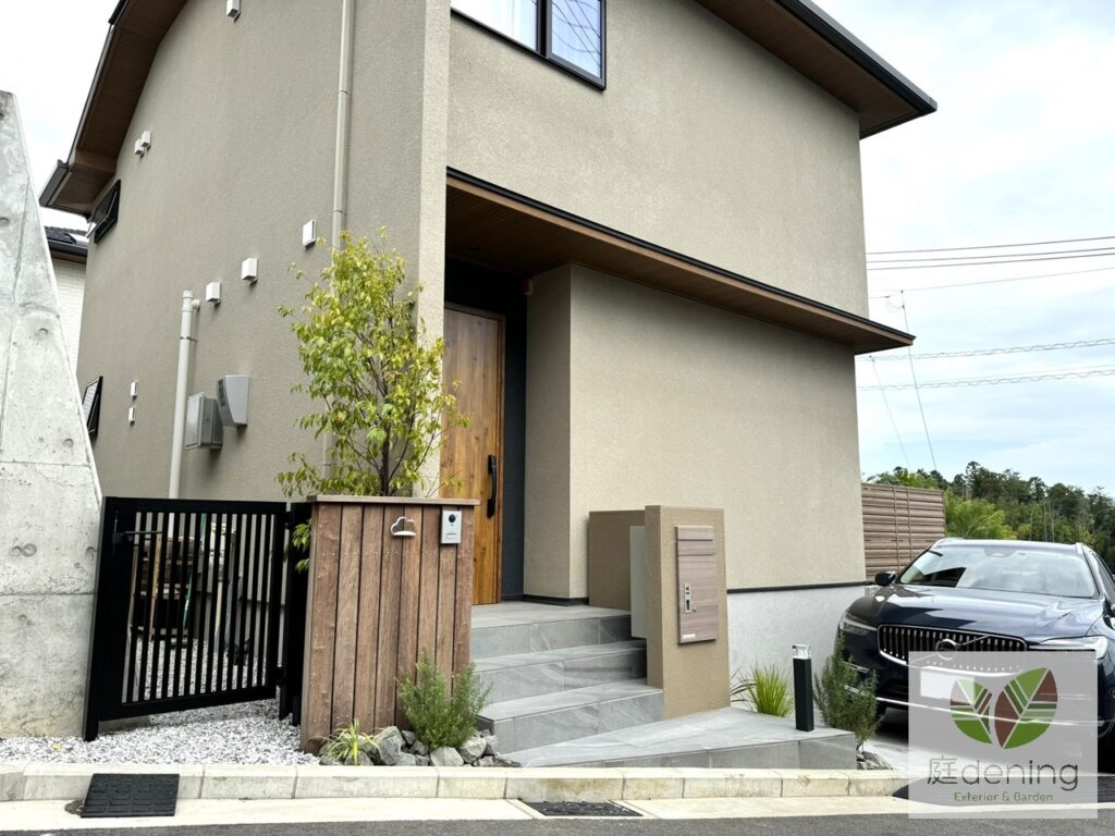横須賀　三浦　葉山　ウッドデザイン　門柱　天然石